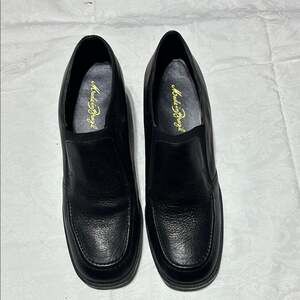 Luxury 11 Black Leather ladies made in Brazil Shoes heeled loafer euc worn once